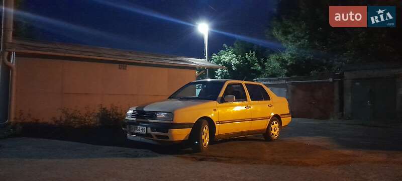 Седан Volkswagen Vento 1994 в Кременчуге