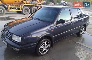 Седан Volkswagen Vento 1996 в Буче