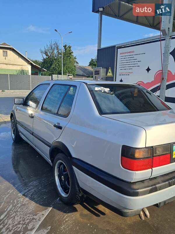 Седан Volkswagen Vento 1993 в Самборе