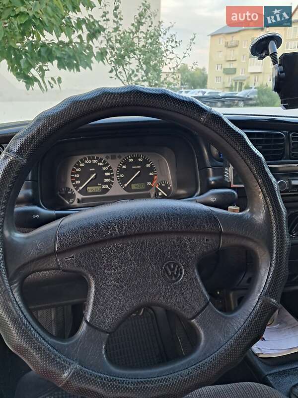 Седан Volkswagen Vento 1993 в Самборе