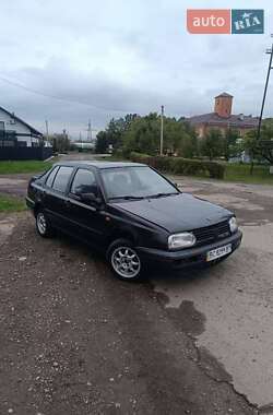 Седан Volkswagen Vento 1993 в Долині
