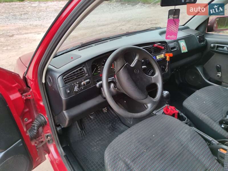 Седан Volkswagen Vento 1996 в Нововолынске