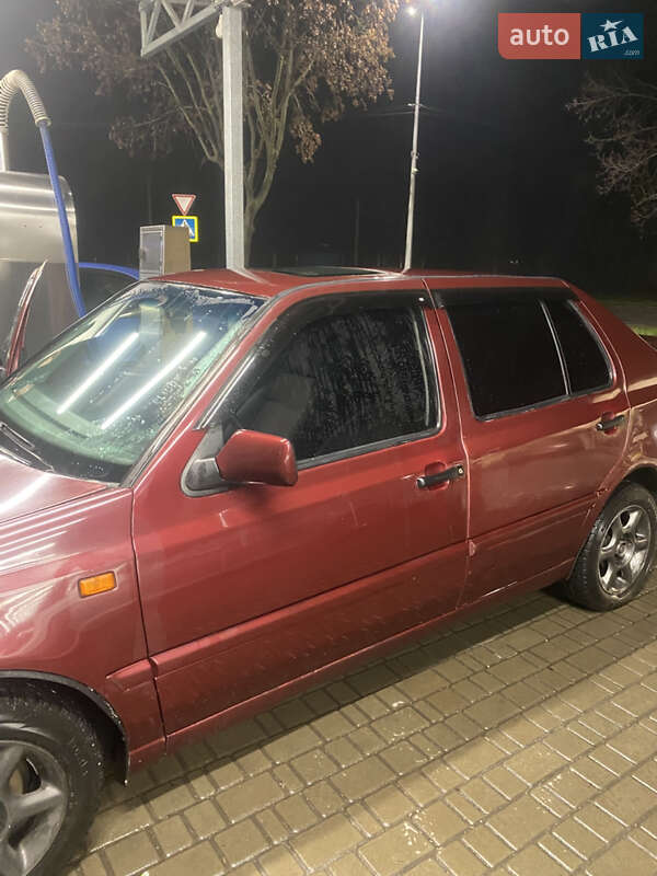 Седан Volkswagen Vento 1994 в Кропивницком
