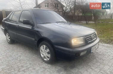 Седан Volkswagen Vento 1992 в Виннице