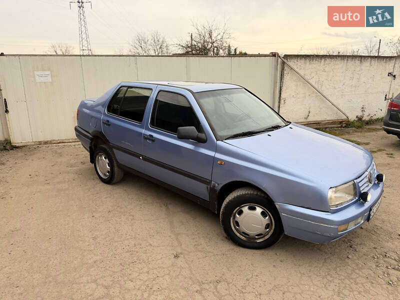 Седан Volkswagen Vento 1993 в Дрогобыче