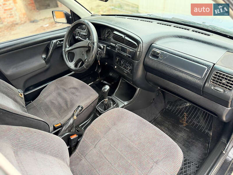 Седан Volkswagen Vento 1993 в Дрогобыче