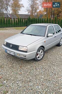Седан Volkswagen Vento 1997 в Калуші