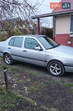 Седан Volkswagen Vento 1998 в Володарке