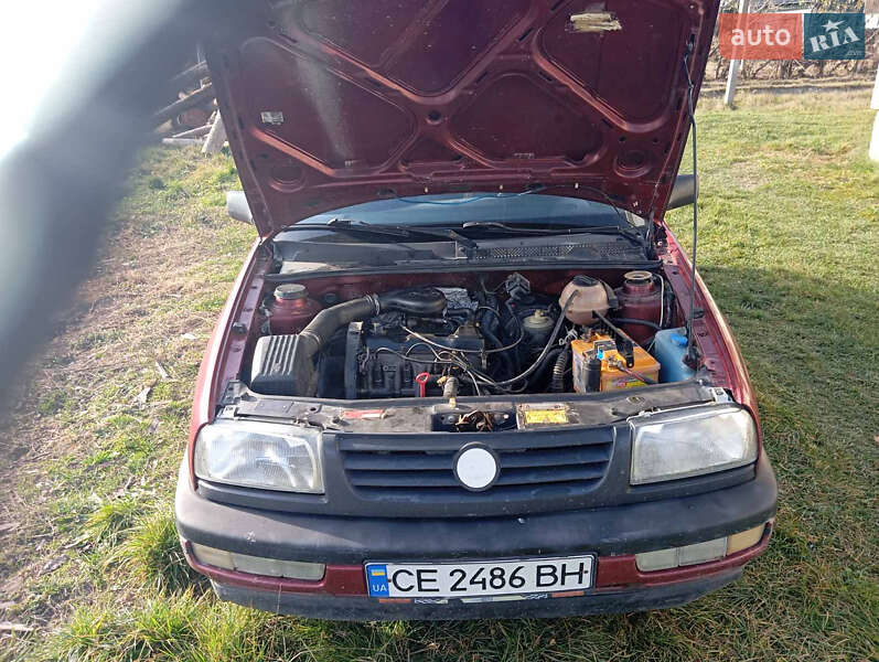 Седан Volkswagen Vento 1992 в Чудее