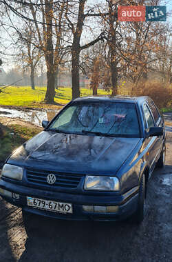 Седан Volkswagen Vento 1992 в Черновцах