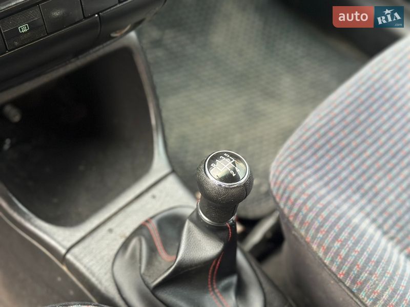 Седан Volkswagen Vento 1993 в Черновцах