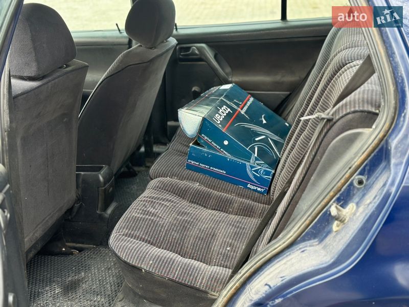 Седан Volkswagen Vento 1993 в Черновцах