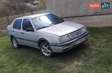 Седан Volkswagen Vento 1997 в Глыбокой