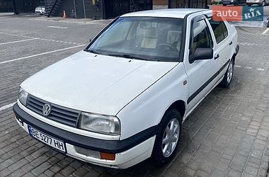 Седан Volkswagen Vento 1992 в Звягеле