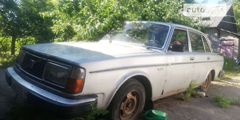 Седан Volvo 244 1981 в Вороновице