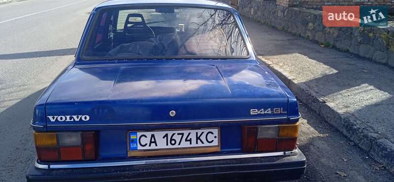 Седан Volvo 244 1981 в Каменке