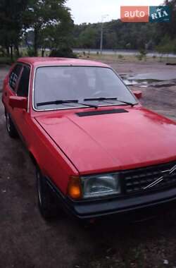 Хэтчбек Volvo 340 1987 в 