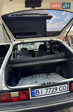 Хэтчбек Volvo 340 1989 в 