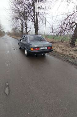 Седан Volvo 360 1986 в Нововолинську