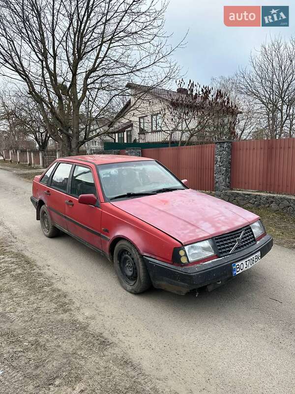 Хэтчбек Volvo 440 1991 в Шумске