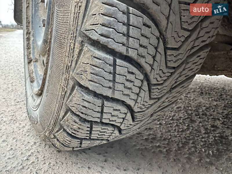 Хэтчбек Volvo 440 1991 в Шумске