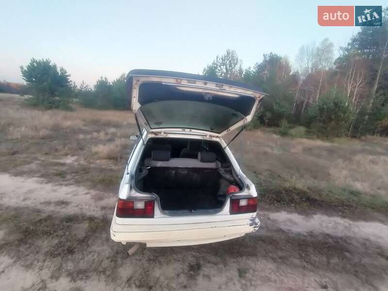 Хэтчбек Volvo 440 1992 в Камне-Каширском
