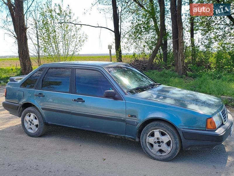 Хэтчбек Volvo 440 1990 в Тернополе