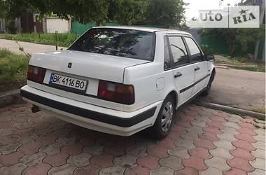 Седан Volvo 460 1990 в Одессе