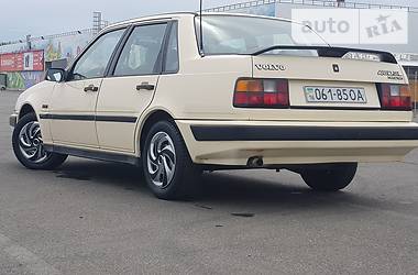 Седан Volvo 460 1992 в 