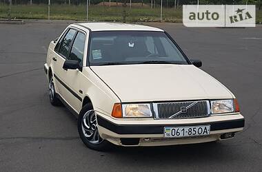Седан Volvo 460 1992 в 