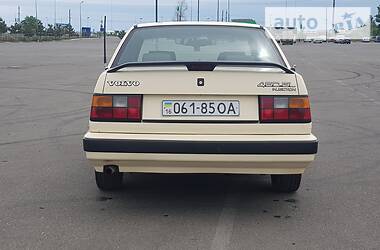 Седан Volvo 460 1992 в 