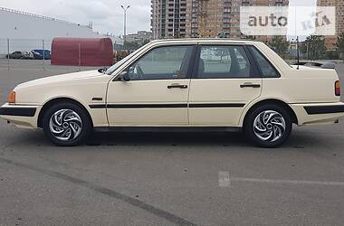 Седан Volvo 460 1992 в 