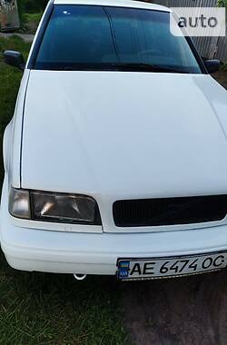 Седан Volvo 460 1993 в Дніпрі