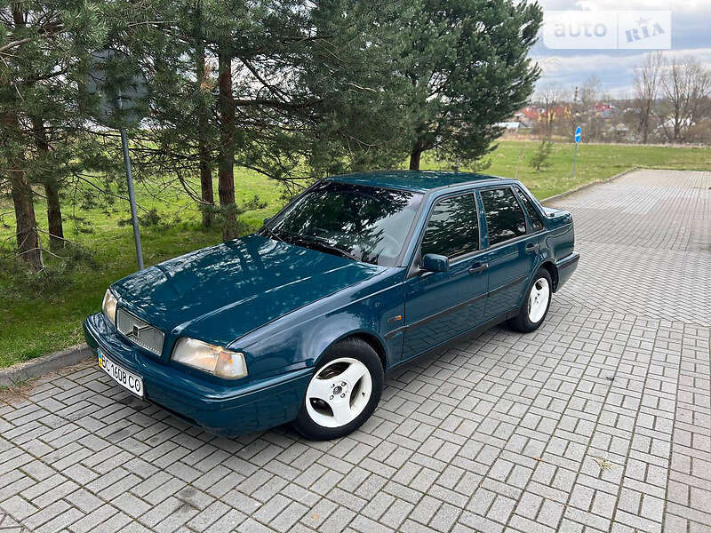 Седан Volvo 460 1996 в Дрогобичі