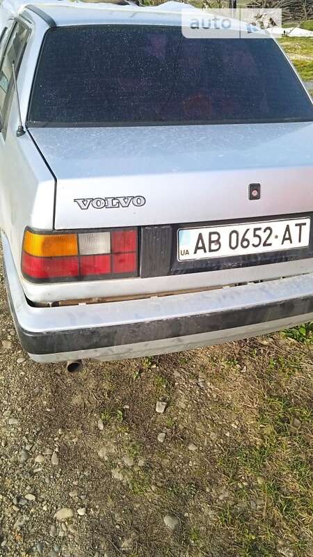 Седан Volvo 460 1990 в Черновцах