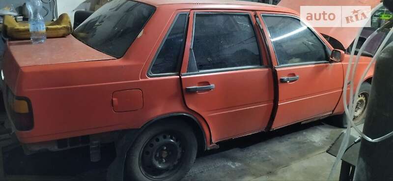 Седан Volvo 460 1992 в Краснограде