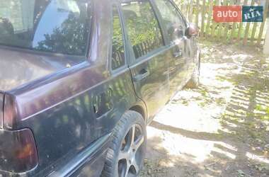 Седан Volvo 460 1993 в Луцьку