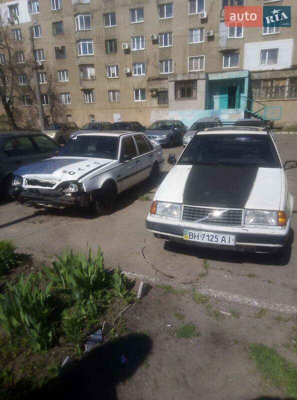 Хетчбек Volvo 460 1993 в 
