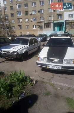 Хетчбек Volvo 460 1993 в 