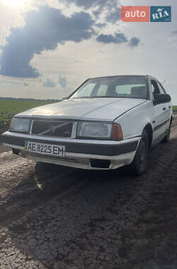 Седан Volvo 460 1993 в 