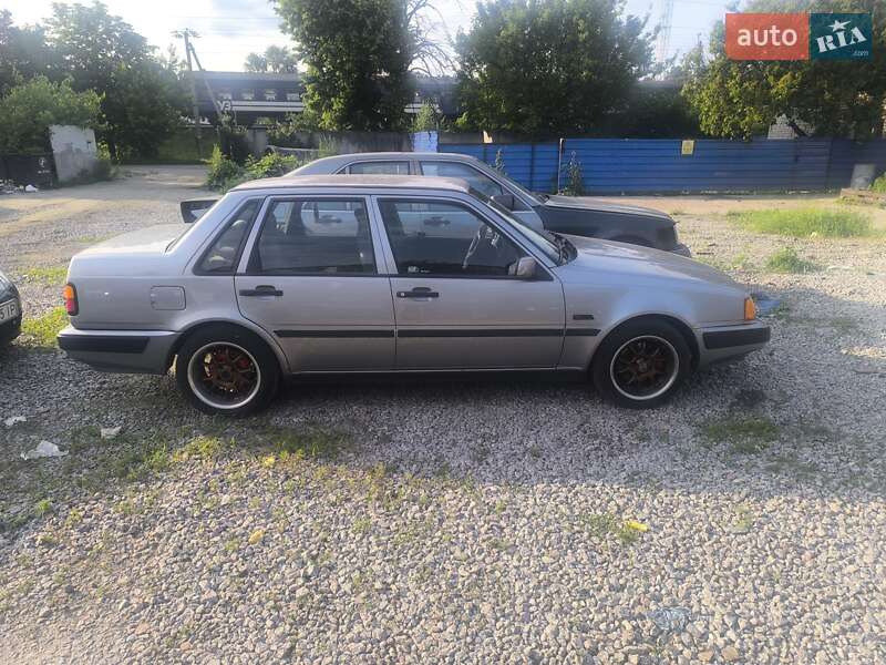 Седан Volvo 460 1992 в Києві