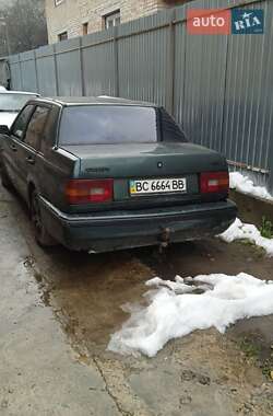 Седан Volvo 460 1994 в Львові