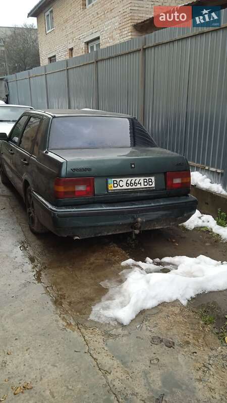 Седан Volvo 460 1994 в Львові