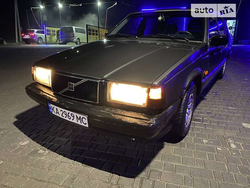 Седан Volvo 740 1989 в Киеве