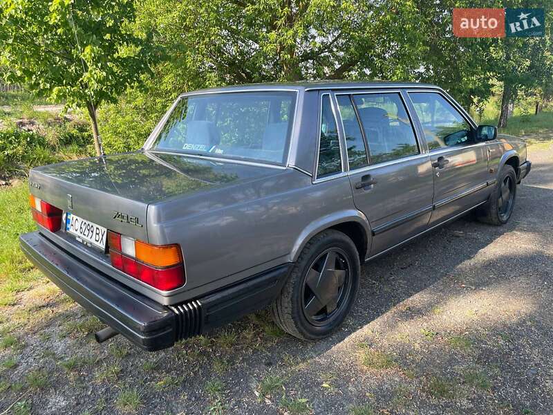 Седан Volvo 740 1988 в Камне-Каширском