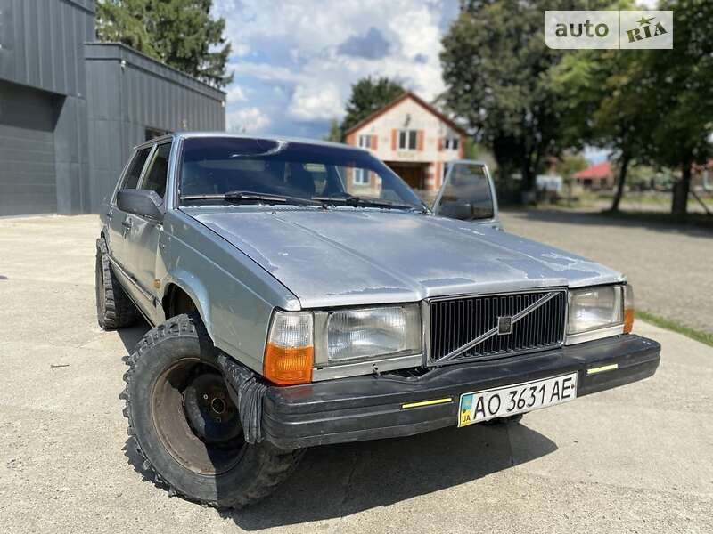 Седан Volvo 740 1988 в Ужгороді