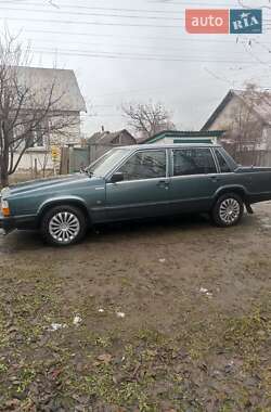 Седан Volvo 740 1986 в Глухові