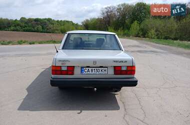 Седан Volvo 740 1984 в 