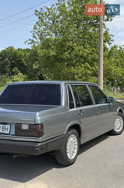 Седан Volvo 740 1989 в 