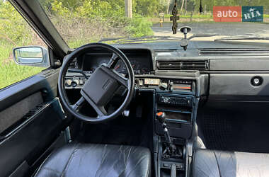 Седан Volvo 740 1989 в 